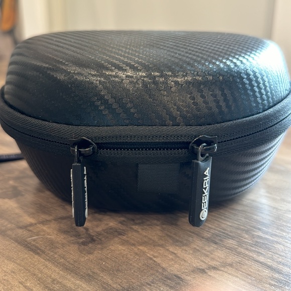 GEEKRIA Headphone (with Microphone) Case - Picture 3 of 6